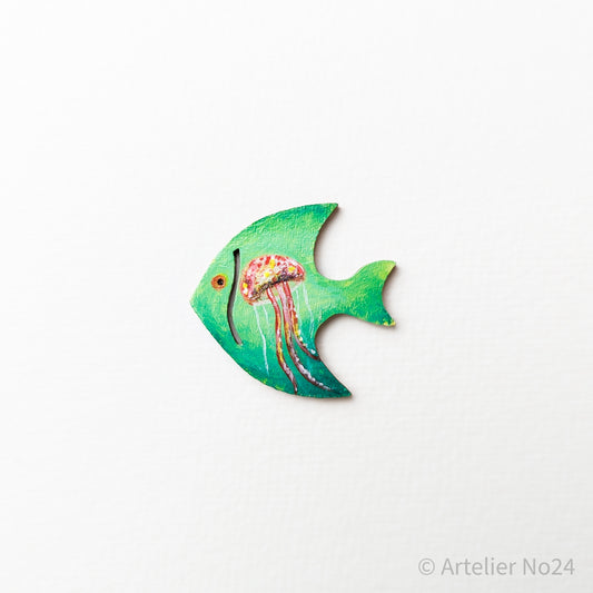 Holzminiatur Fisch – Handbemalte Brosche/Magnet - BRMAFI-0301