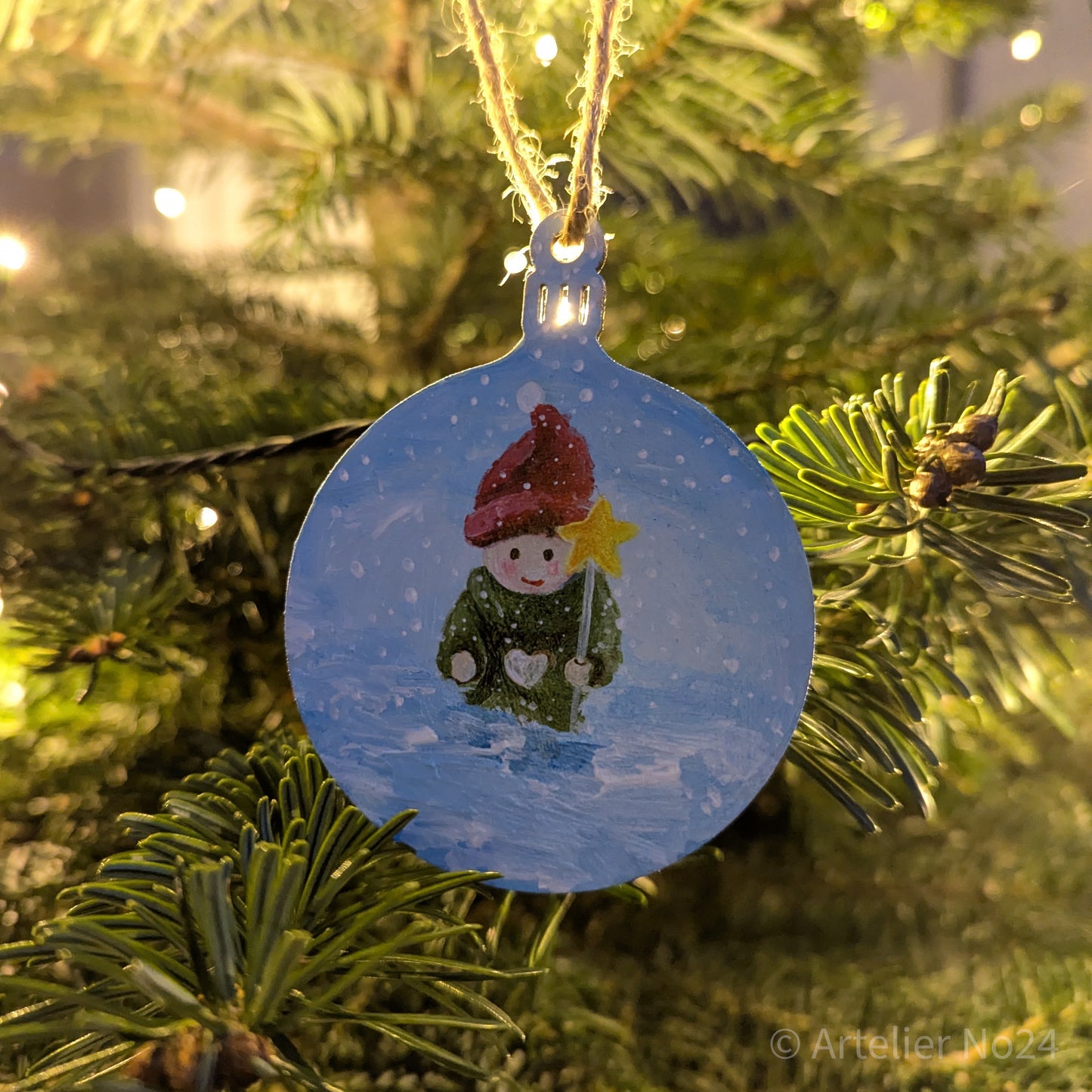 Handbemalte Weihnachtskugel aus Holz - XMKU02N6